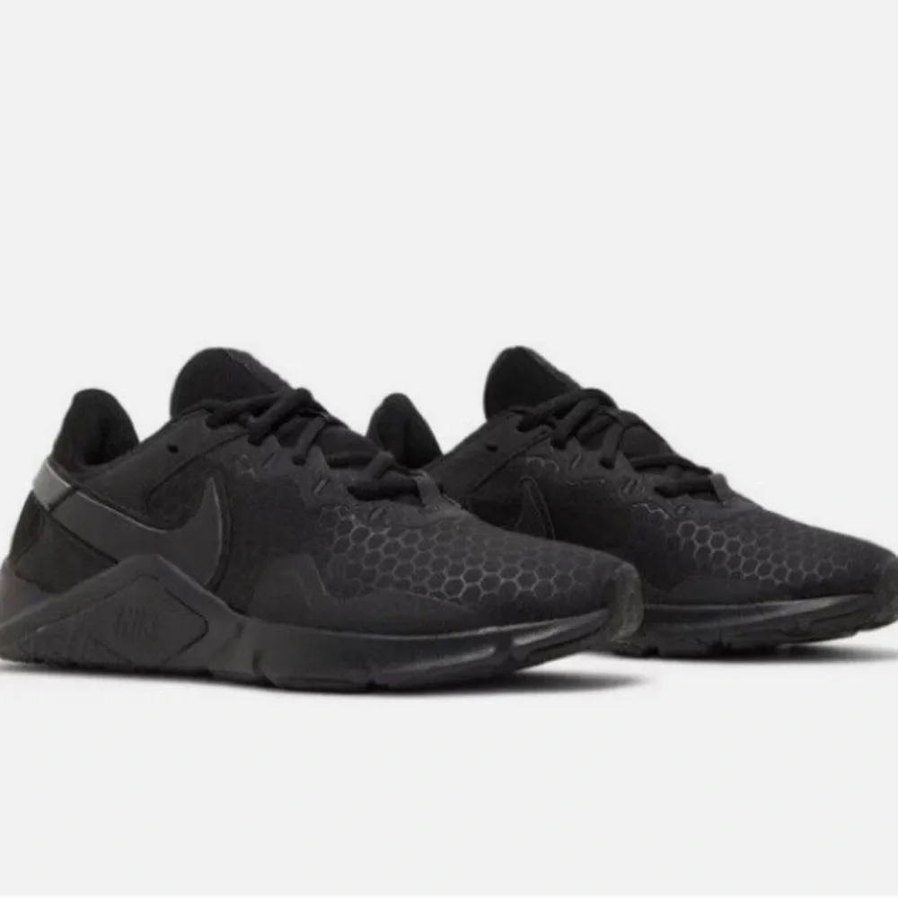 NIKE⭐️Legend Triple Black - Picture 2 of 11